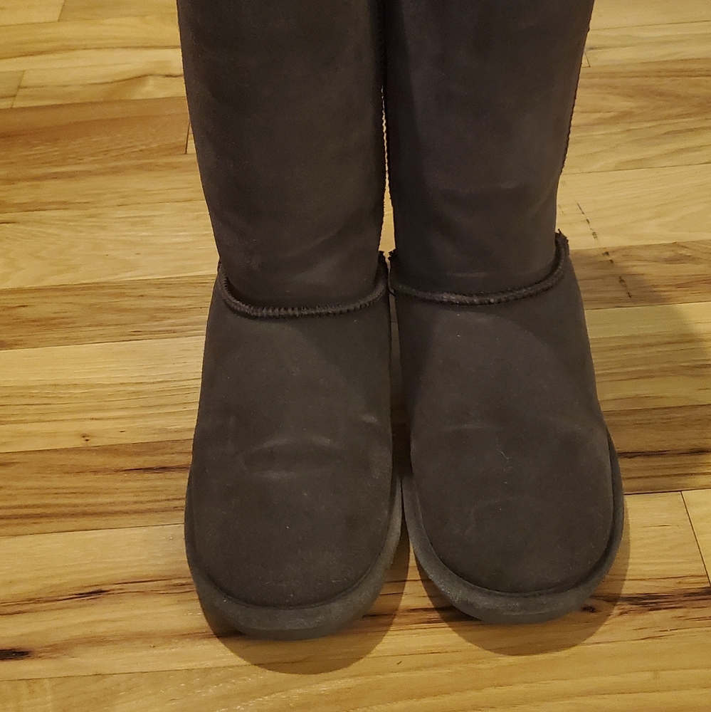 Brown Bearpaw boots